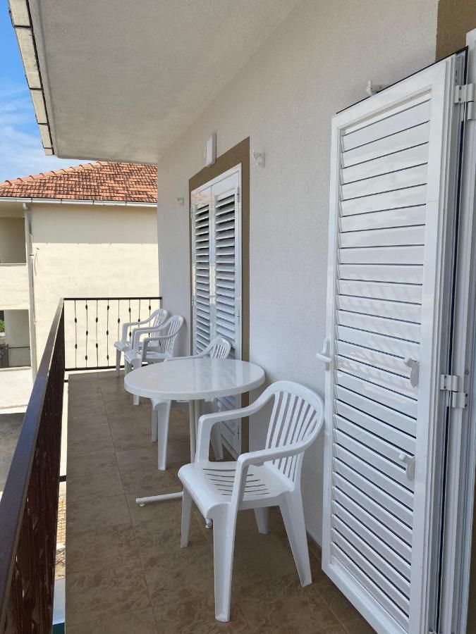 Bura Apartment Jelsa  Bagian luar foto
