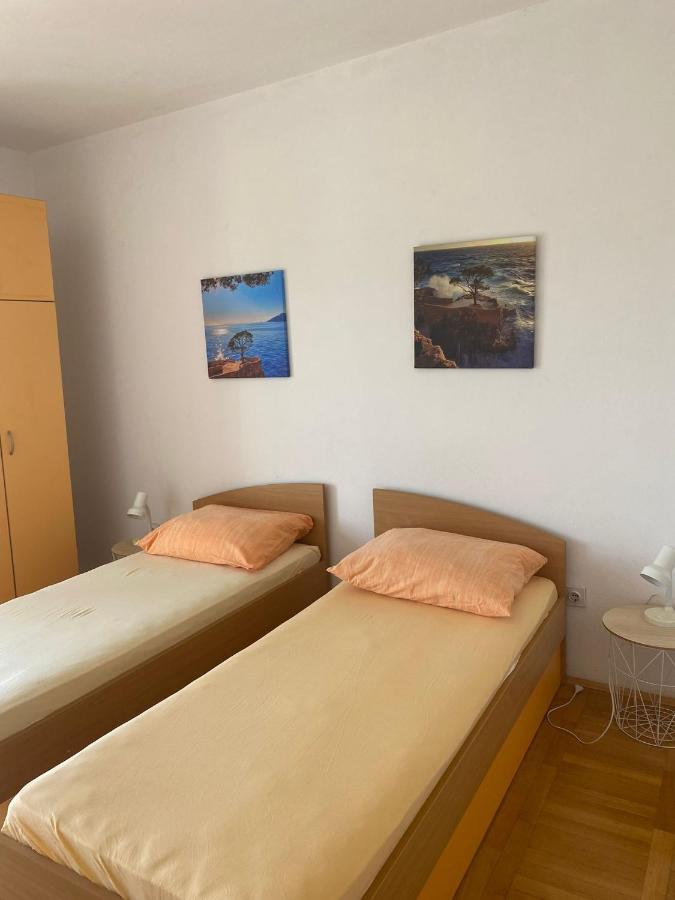 Bura Apartment Jelsa  Bagian luar foto